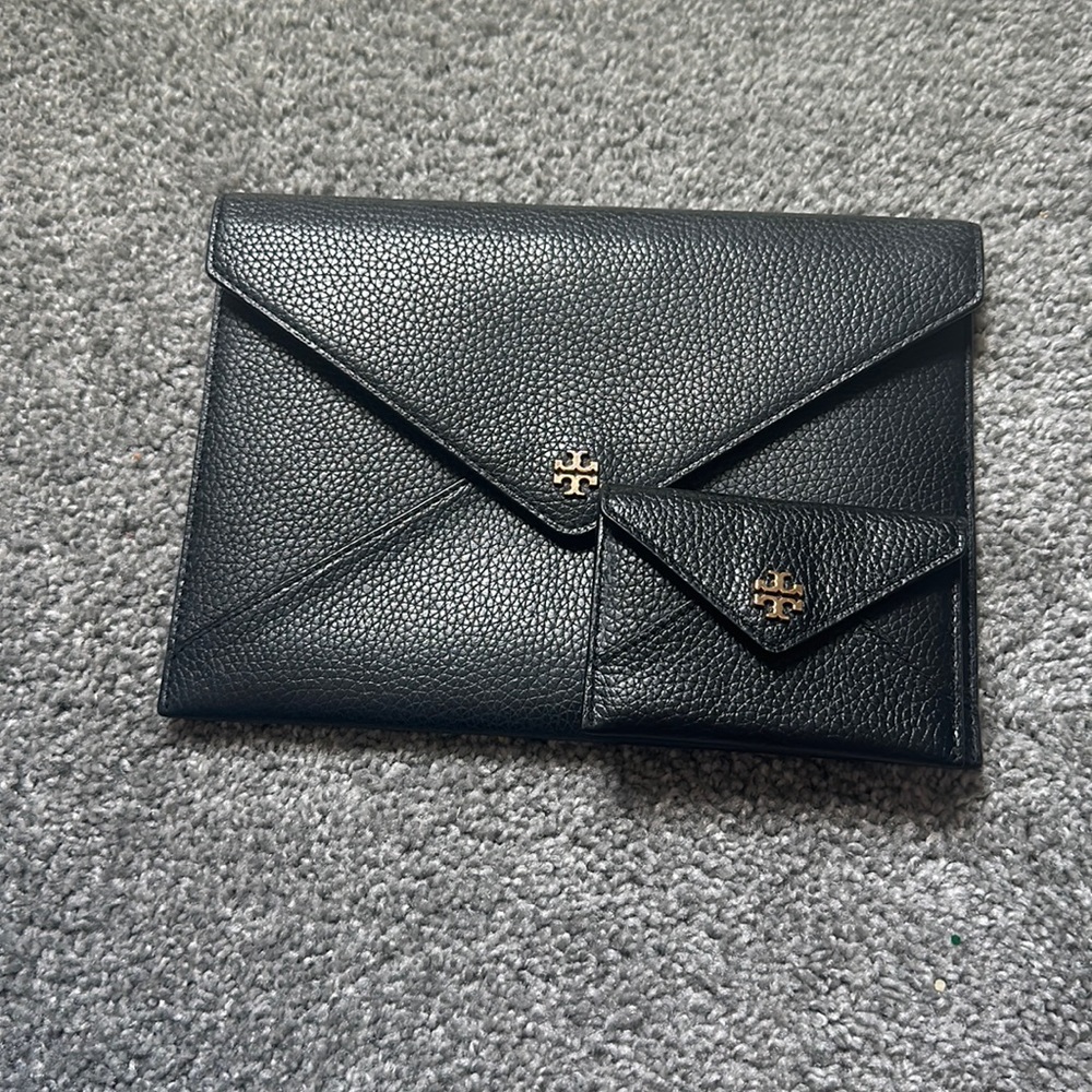 Tory Burch clutch and coin holder . Selling in this set.
